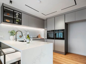 Luxury Coastal Living in Central Milford