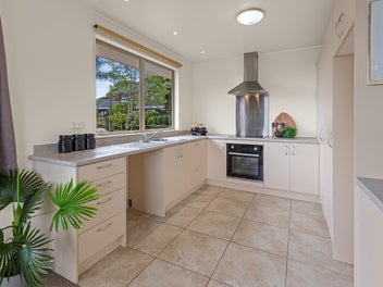 Low-Maintenance Living in Sought-After Kamo West