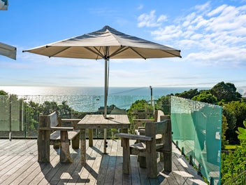 FINAL WEEK! Blue seas. Blue skies. Blue chip.