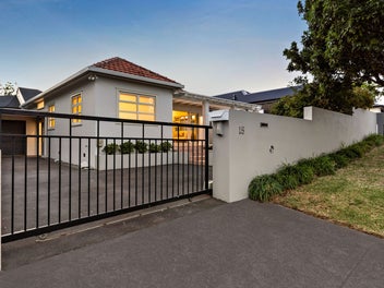 Milford Luxury at Your Doorstep - Coastal Elegance