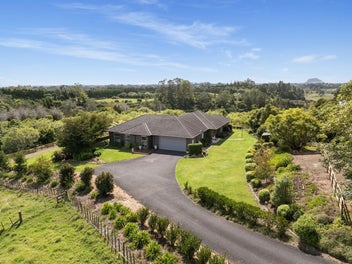 Private Te Puna lifestyle with space and views