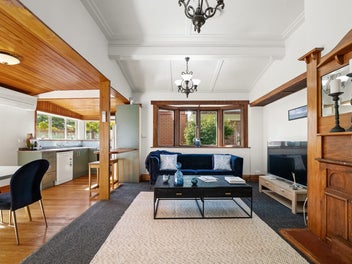 4 Bed Character Home with Convenience