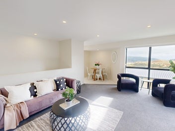 Immaculate 2 Bed, 2 Bath, Deck + Easy-Care Yard