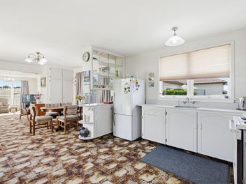 Sunny Redbrick 3-Bedroom Home