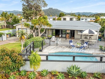 Just Renovated - Near Town and Harbour