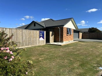 Executive Family Living in a Sunny, Secure Setting