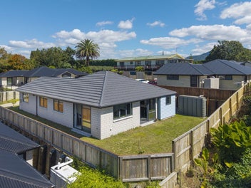 Near-New 3 Bedroom Home – Easy,...