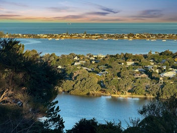 Private Waterfront Retreat