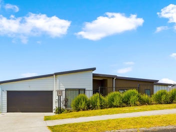 BIG & BUILT FOR LIVING ON RYLSTONE WAY