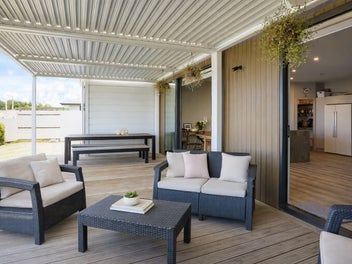 BIG & BUILT FOR LIVING ON RYLSTONE WAY