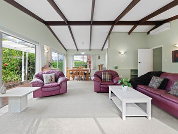 Ultimate Marine Parade Opportunity - Macleans Zone