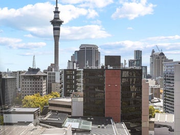 Modern Living with Carpark