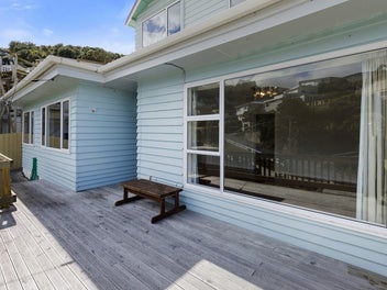 Captivating Island Bay Home with Sun and outlook!