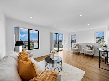 Modern Home with Mountain Views - Better Than New