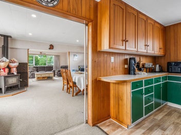 Four bedroom home with two bedroom sleepout