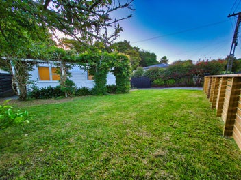 Fully Renovated Home Beside Nature!