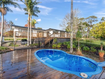 Family Living With A Pool In Prime Location