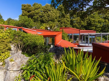 Architectural masterpiece. Natural harmony. The es