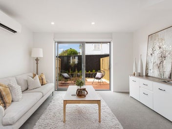 Unit 11, 176 England St - LUCKY LAST ONE!