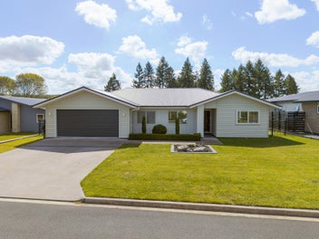 Light-filled living awaits