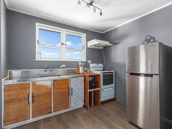 Unlock the Potential - Renovate or Rebuild!