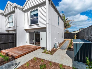 Vacant, Priced to Sell – Best Value In Complex!