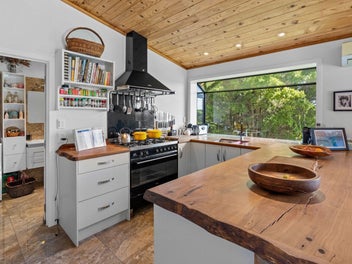 Barn style, bush, Bay of Islands