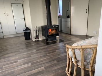 Peaceful riverfront cottage