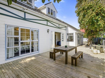 Attractive. Large. Central. Private. Room for Toys