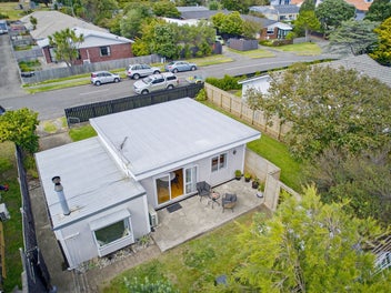 Fenced, Tidy and Close to the Beach