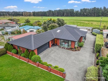 Walk to the beach, come home to quality