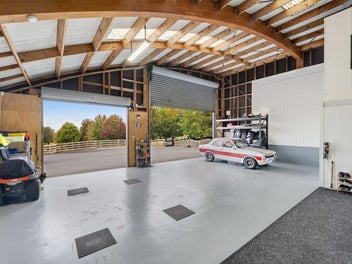 Super Storage - Alfriston