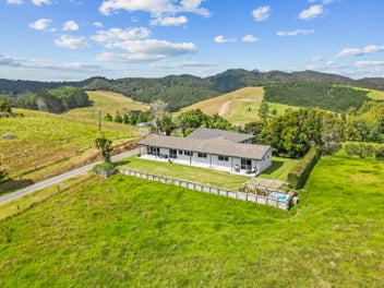 Lifestyle living on Puketona Road