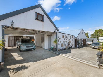 MY HOUSE, MY CASTLE!