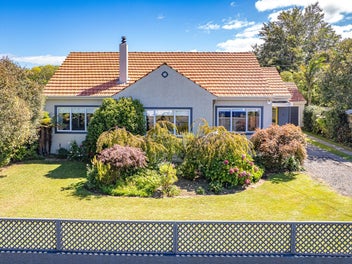 Refined character on Saint Johns Hill