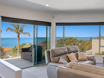 COASTAL LIVING ON A GRAND SCALE