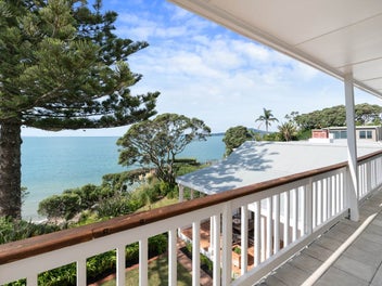 Prestigious Takapuna Location