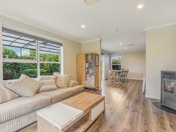 Mapua Village Wharf Lock Up & Leave