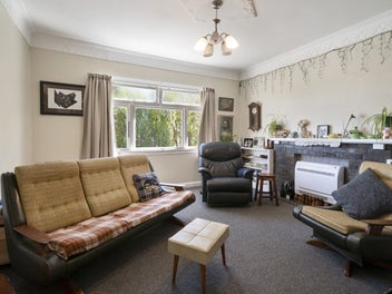 Two or three bedroom - take your pick!