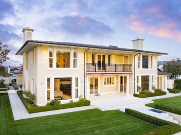 Timeless Design. Lakeside Living.