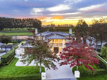 Timeless Design. Lakeside Living.