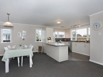 POOLE ST PERFECTION – LIGHT, BRIGHT & READY