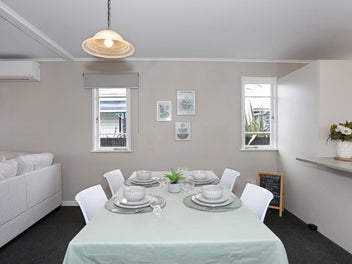 POOLE ST PERFECTION – LIGHT, BRIGHT & READY