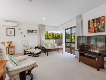 Relaxed Coastal Living - Single level