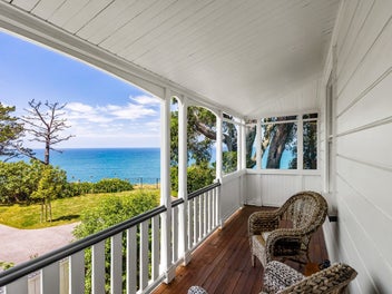 Bluff Hill, Character Villa, Sea View, Pool