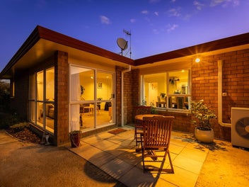 Private Living & Prime Location