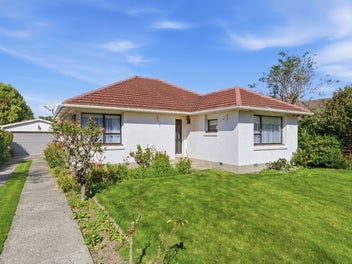 Great Bones in Sought-After Avonhead - 809m2