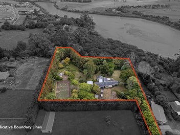 Solid Family Home on 7,625m²(mol) Residential Land