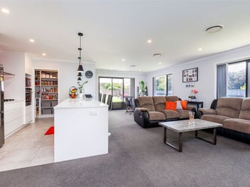 Vendors Off To The Capital