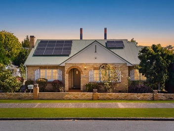 Rose Cottage: Your Private Waikato River Retreat